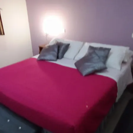 Double Room, Shared Bathroom Homestay *