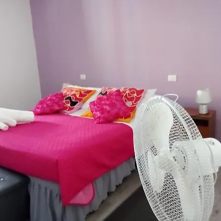 Double Room, Shared Bathroom Homestay *